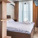 Luxury Near Center