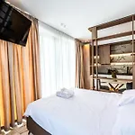Luxury Near Center Διαμέρισμα *