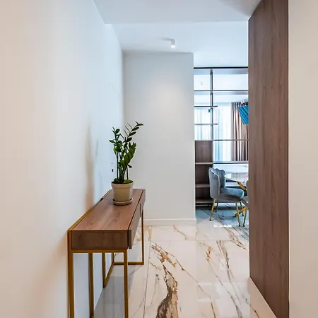 Luxury Near Center Апартаменты Бухарест