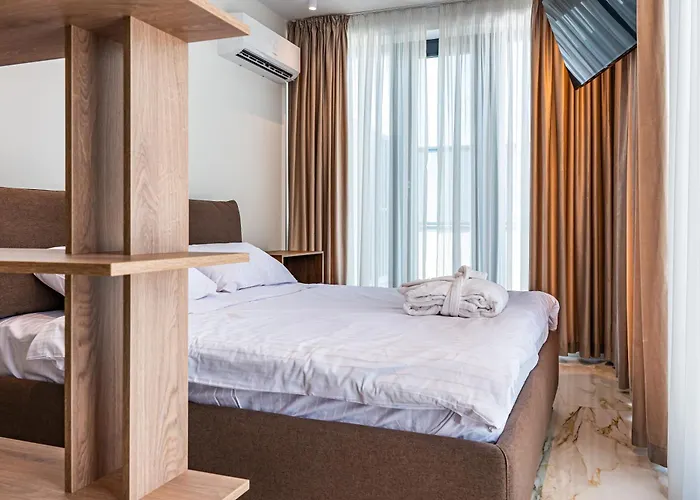 Luxury Near Center